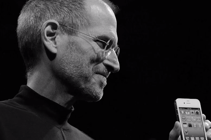 Steve-Jobs-iPhone-4