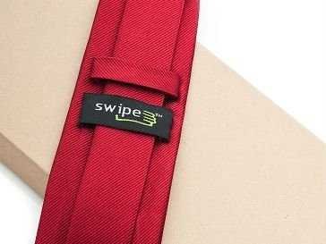 SwipeTie : la cravate qui nettoie son écran iPhone