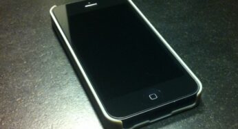 Coque iPhone 5 Case-Mate Barely There i9300 Grise par Mobilefun