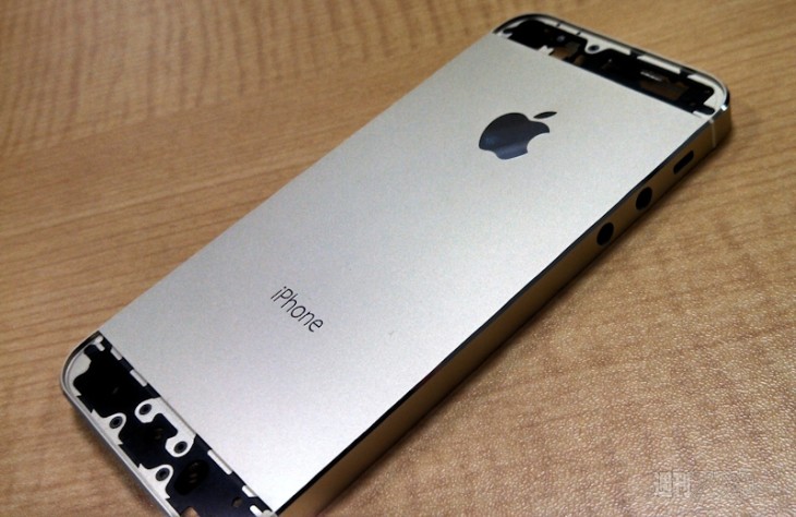 iPhone 5S couleur champagne : nouveaux clichés du modèle or