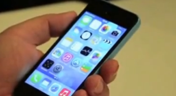 iPhone 5C : vidéos de modèles rouge et bleu sous iOS 7