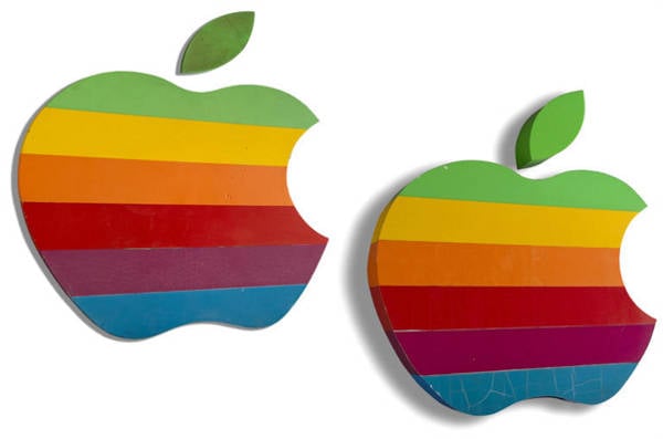Apple : deux originaux du logo aux enchères