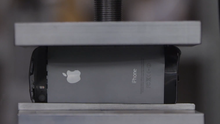 Insolite : l’iPhone 5S écrasé par une force de 18 tonnes