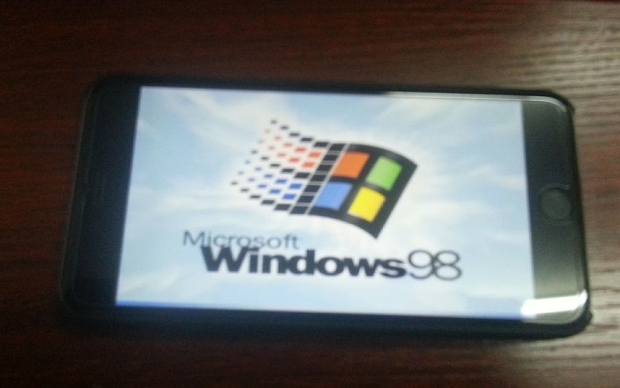 Insolite : Windows 98 installé sur un iPhone 6 Plus