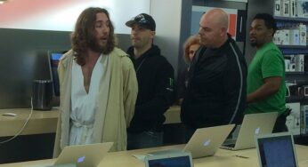 Insolite : un homme déguisé en « Jésus » arrêté dans un Apple Store