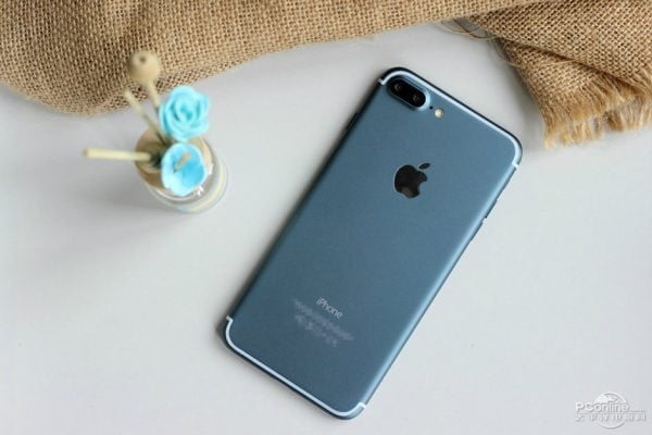 iPhone 7 Plus : des photos d’un modèle bleu nuit fonctionnel