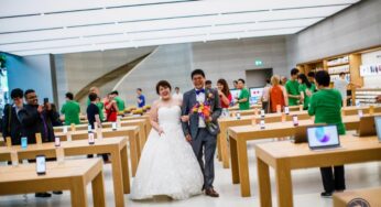 Singapour : un couple réalise ses photos de mariage dans un Apple Store