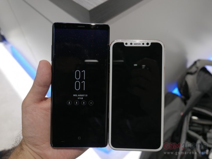Galaxy Note 8 vs iPhone 8 (maquette) : comparatif en photos