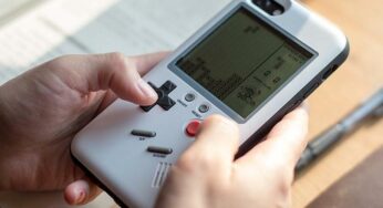 Wanle : une coque iPhone intégrant une Game Boy !