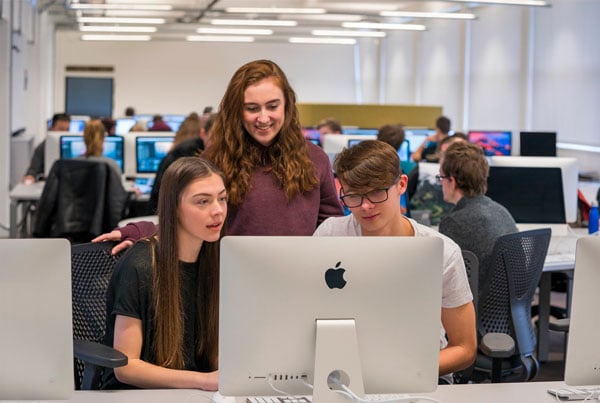 Apple : les cours de code promis aux étudiants français n'ont toujours pas commencé