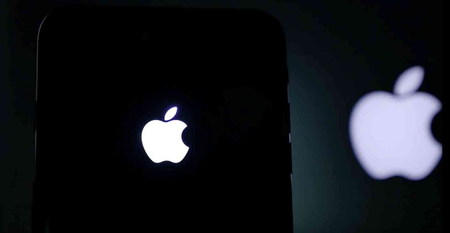 La pomme au dos des iPhone pourrait s’allumer au gré des notifications