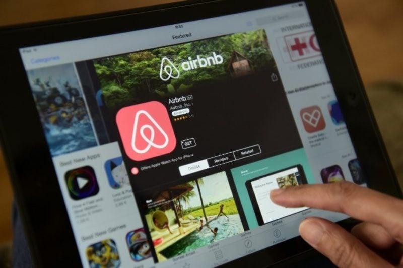 Airbnb licencie un quart de ses effectifs, un “traumatisme pour l’entreprise”