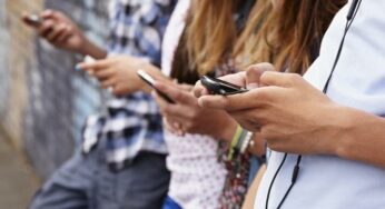 Les jeunes Français passent moins de temps sur les réseaux sociaux