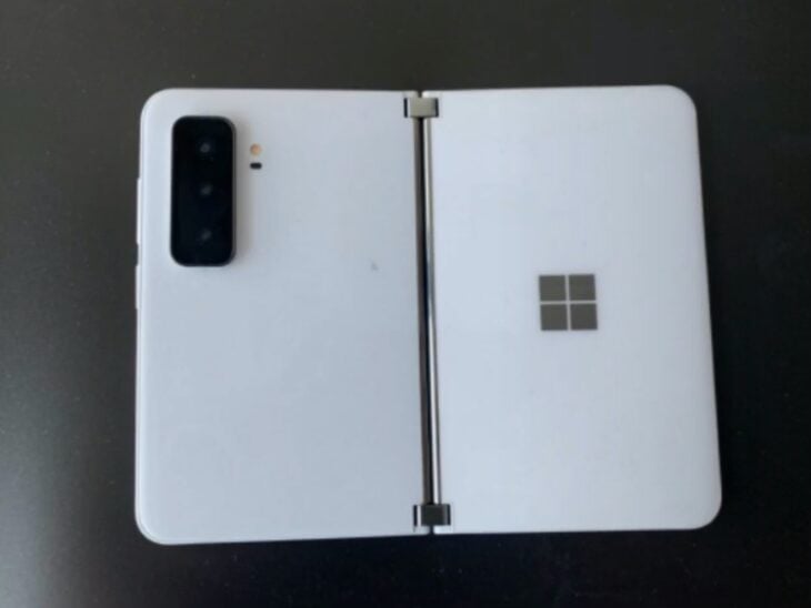 Le Surface Duo 2 de Microsoft fuite et dévoile trois capteurs photo