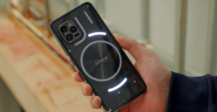 Unihertz Luna : le smartphone inspiré de l’iPhone 14 Pro et du Nothing Phone (1)