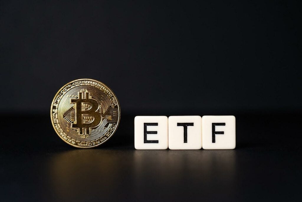 3 cryptos qui vont surfer sur l'ETF Bitcoin : Stacks (STX), Celestia (TIA) & InQubeta (QUBE)