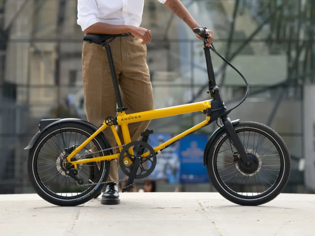 Ahooga Max : le nouveau roi des vélos électriques pliants défie les attentes du marché