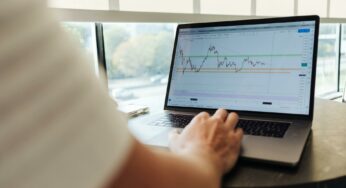 Pourquoi il est utile d’apprendre à la fois les principes du trading de cryptos et d’actions