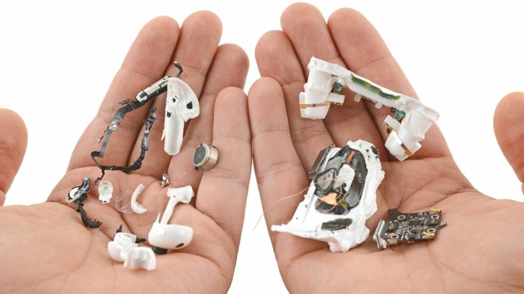 AirPods Pro 3 : impossibles à réparer, d'après iFixit