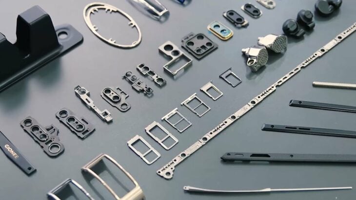 L&rsquo;iPhone pliable d&rsquo;Apple utiliserait du liquidmetal et un titane amélioré